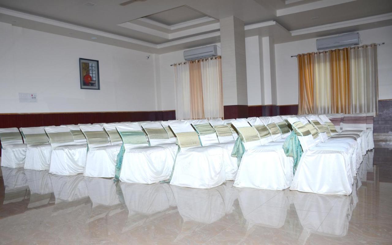 Vaishnavi Clarks Inn Buxar Exterior foto