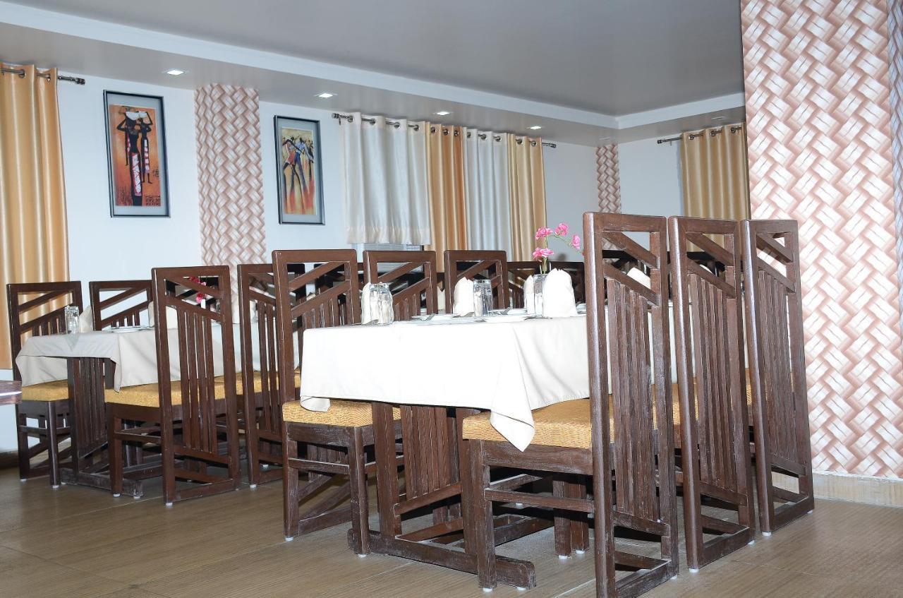 Vaishnavi Clarks Inn Buxar Exterior foto